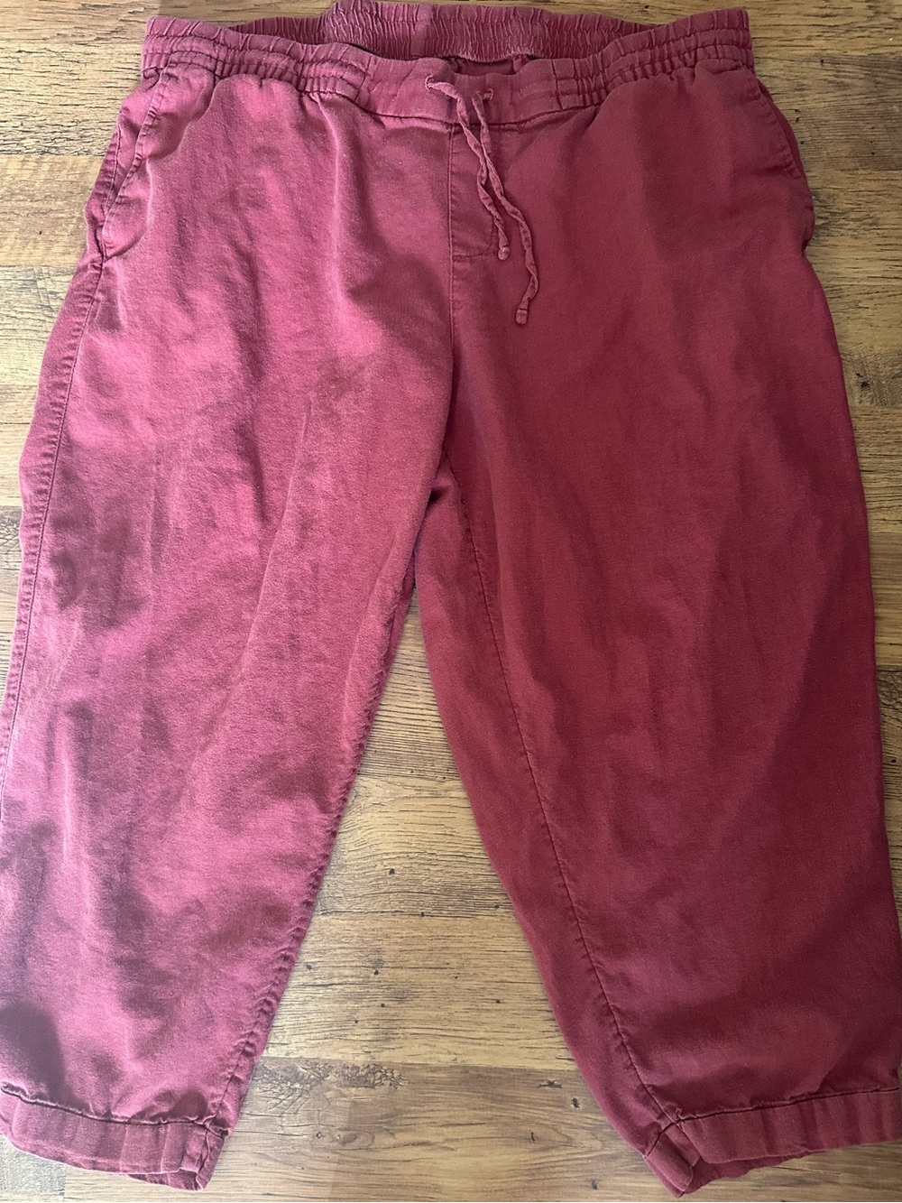 Old Navy Women's Red Drawstring Capris